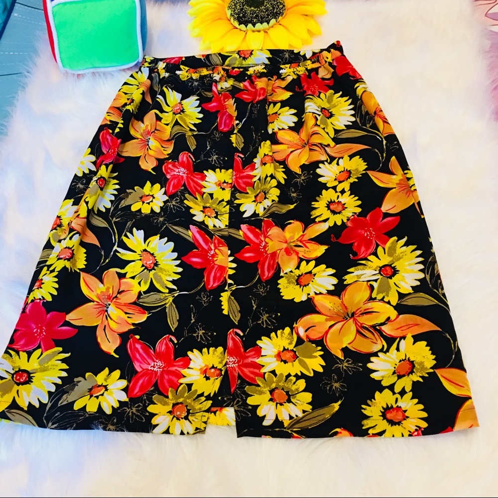 Beautiful Floral Notations Skirt